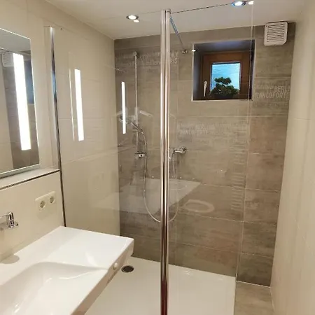 בית הארחה Gaestehaus Scherl פרטנאו