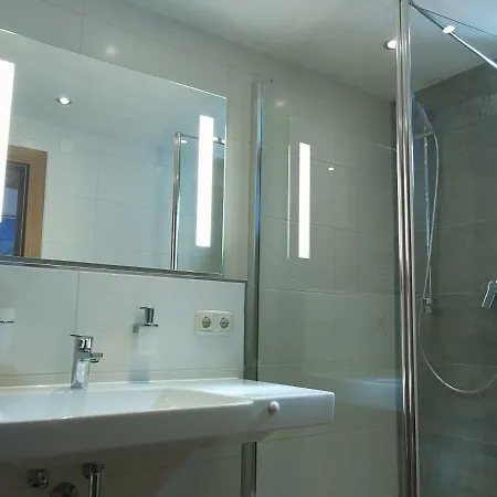 בית הארחה Gaestehaus Scherl 3*