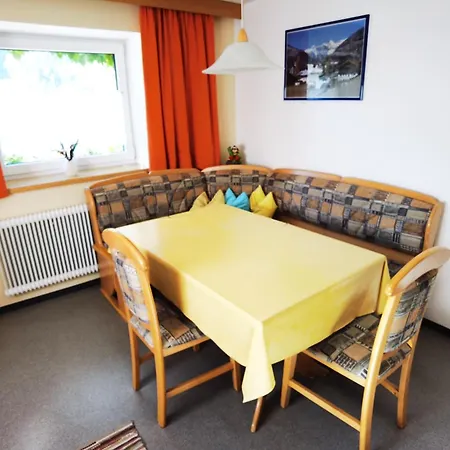 Konukevi Gaestehaus Scherl Pettneu am Arlberg
