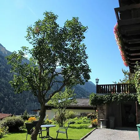 Gaestehaus Scherl Pettneu am Arlberg